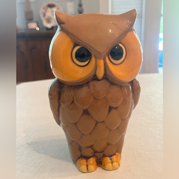 Sold Vintage ceramic orange and brown big eyed owl figurine. Super cute! - Picture 1 of 7